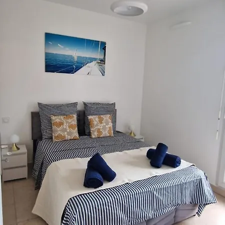 Marin With Swimming Pool Apartment *